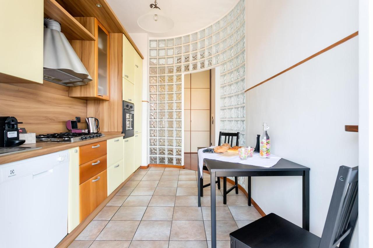 Santa Chiara Apartment By MyhomeinКомо Екстер'єр фото