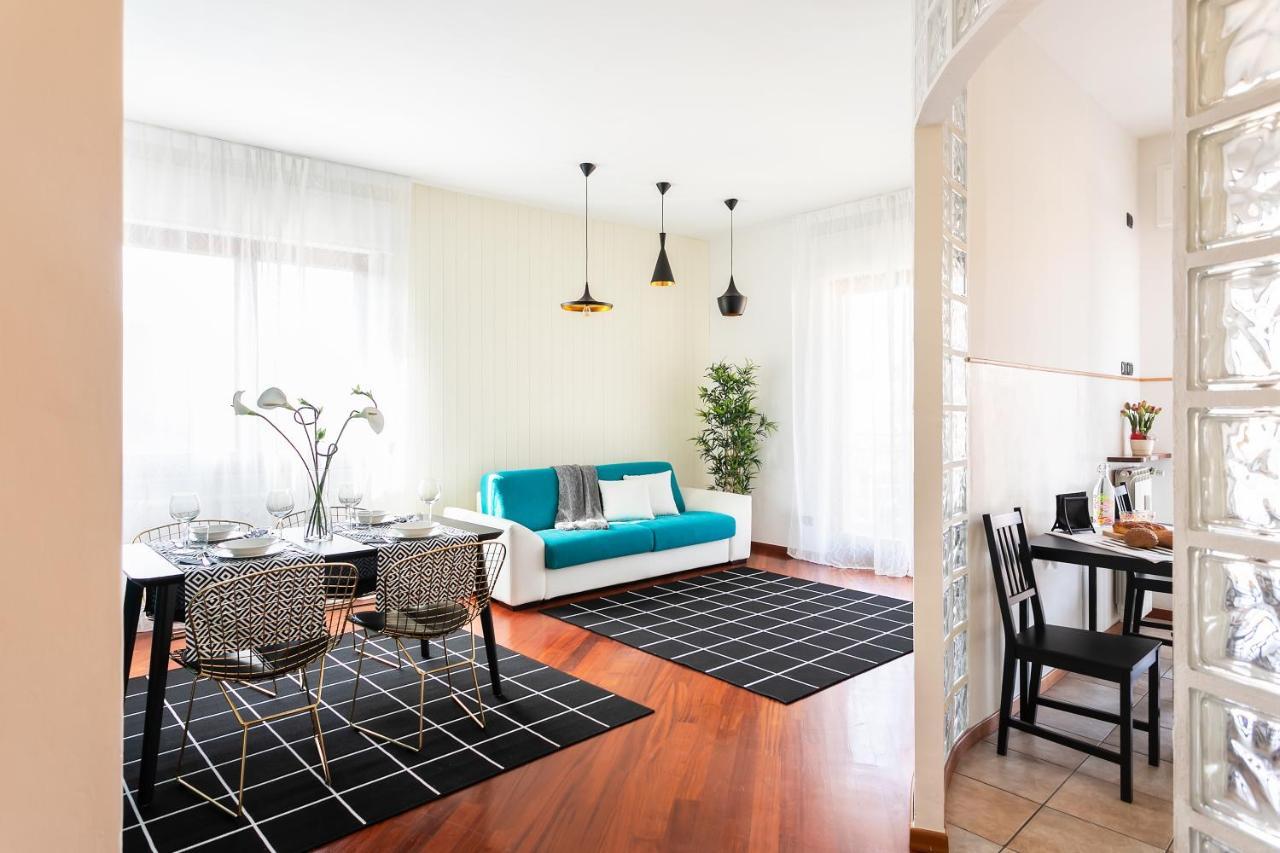 Santa Chiara Apartment By MyhomeinКомо Екстер'єр фото