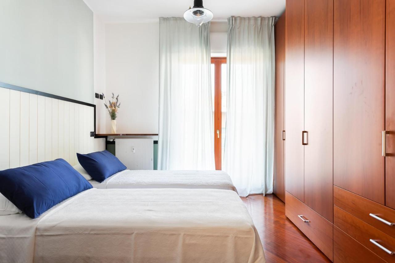 Santa Chiara Apartment By MyhomeinКомо Екстер'єр фото