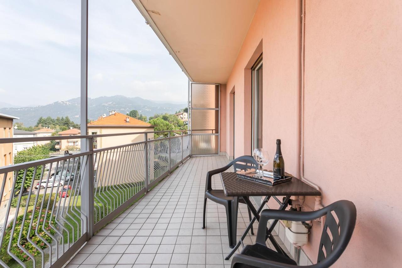 Santa Chiara Apartment By MyhomeinКомо Екстер'єр фото