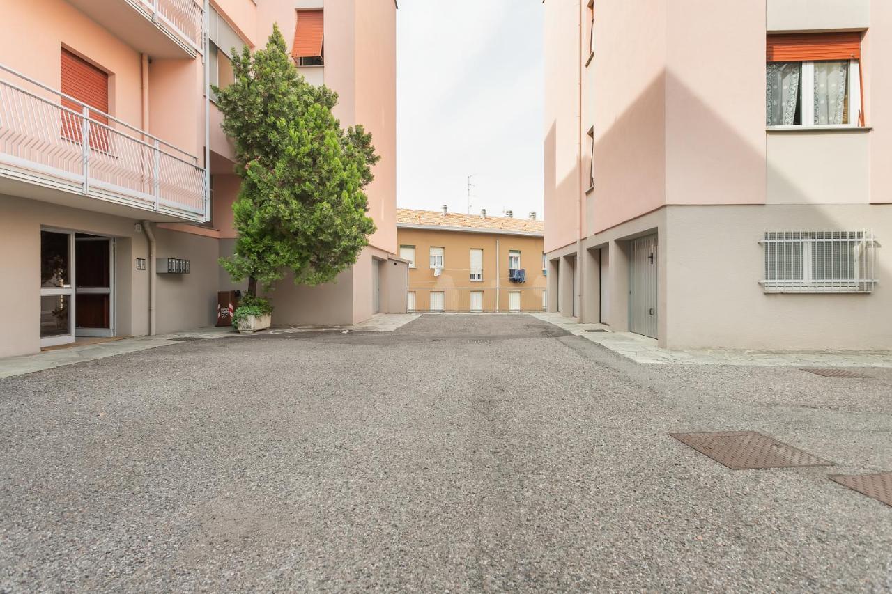 Santa Chiara Apartment By MyhomeinКомо Екстер'єр фото